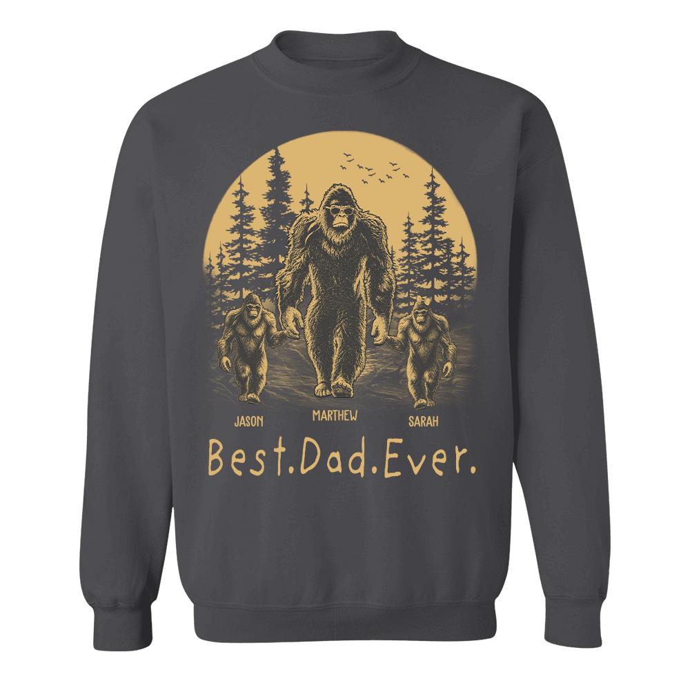 Personalized Dadsquatch T-Shirt Father Day Gifts for Dad Funny Papa Tshirt Cool Daddy Bigfoot Tee