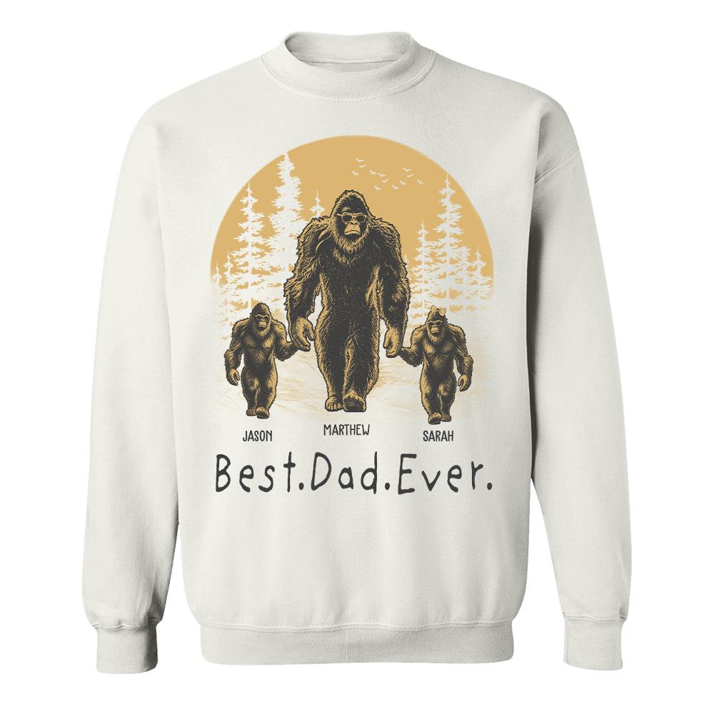 Personalized Dadsquatch T-Shirt Father Day Gifts for Dad Funny Papa Tshirt Cool Daddy Bigfoot Tee