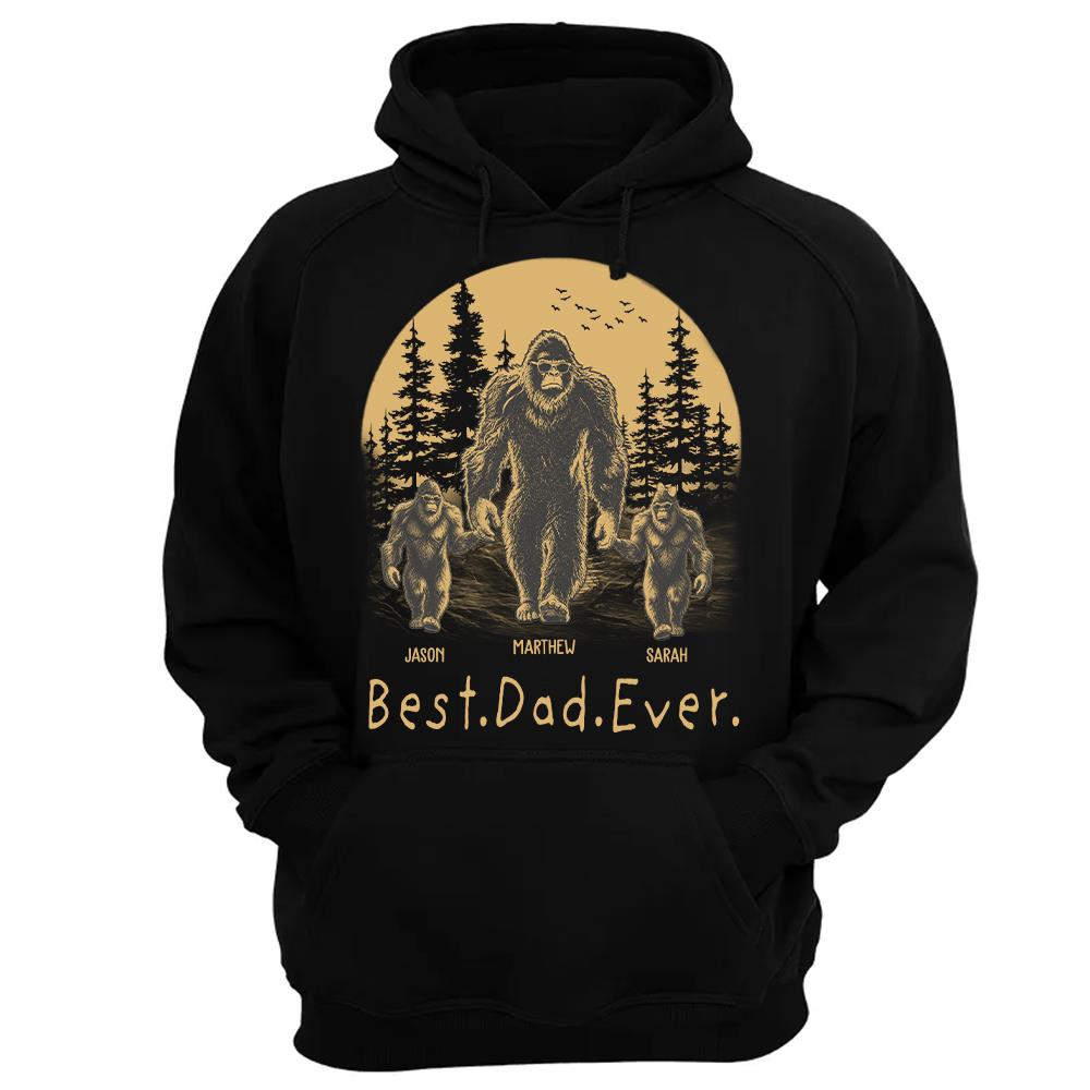 Personalized Dadsquatch T-Shirt Father Day Gifts for Dad Funny Papa Tshirt Cool Daddy Bigfoot Tee