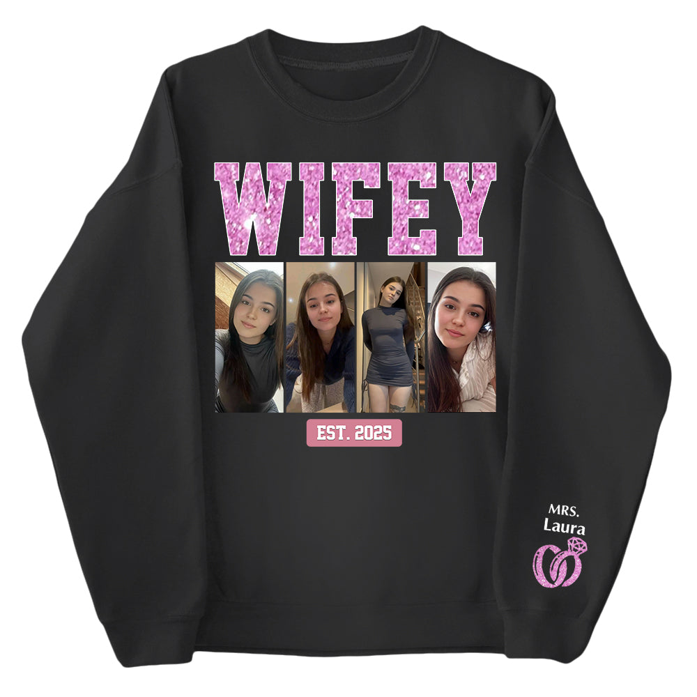 Custom Wifey Est Couple Sweatshirt – Personalized Unisex Hoodie with Sleeve Design, Custom Photo, Gift for Husband & Wife, Christmas & Anniversary Na02