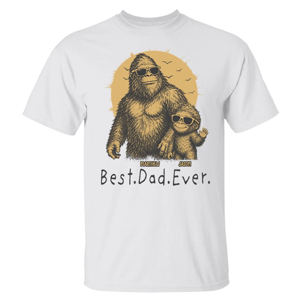 Personalized Dadsquatch T-Shirt Father Day Gifts for Dad Funny Papa Tshirt Cool Daddy Bigfoot Tee