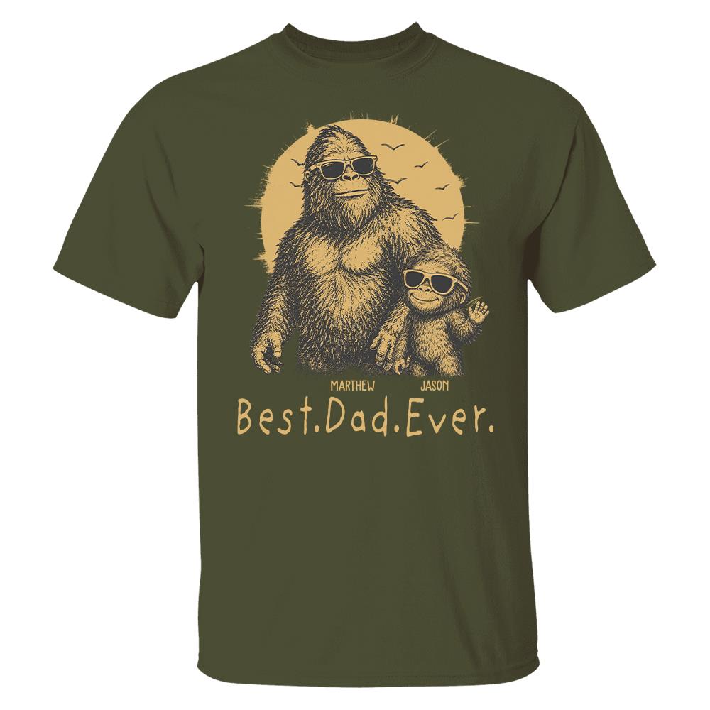 Personalized Dadsquatch T-Shirt Father Day Gifts for Dad Funny Papa Tshirt Cool Daddy Bigfoot Tee