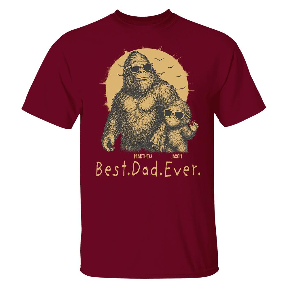 Personalized Dadsquatch T-Shirt Father Day Gifts for Dad Funny Papa Tshirt Cool Daddy Bigfoot Tee