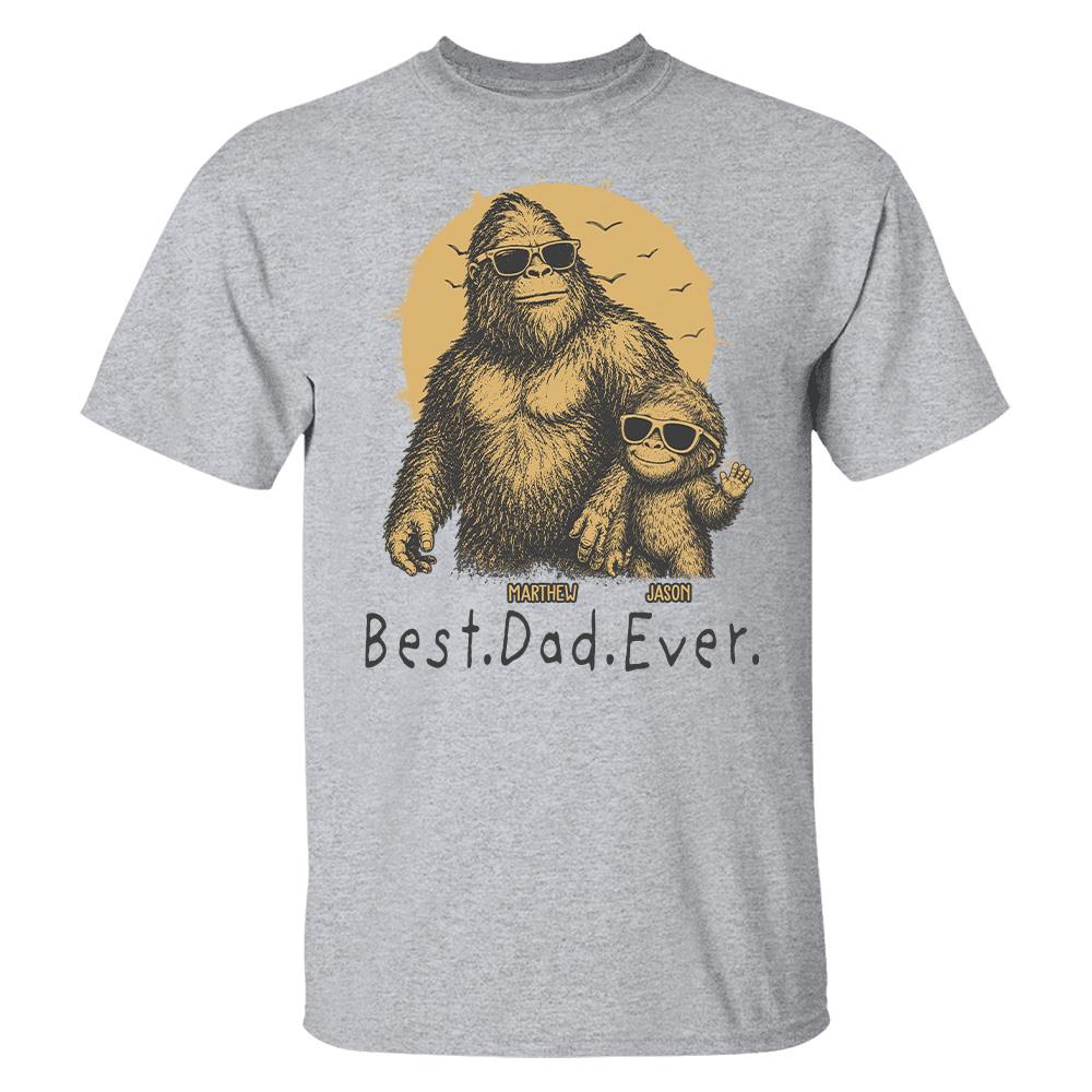 Personalized Dadsquatch T-Shirt Father Day Gifts for Dad Funny Papa Tshirt Cool Daddy Bigfoot Tee