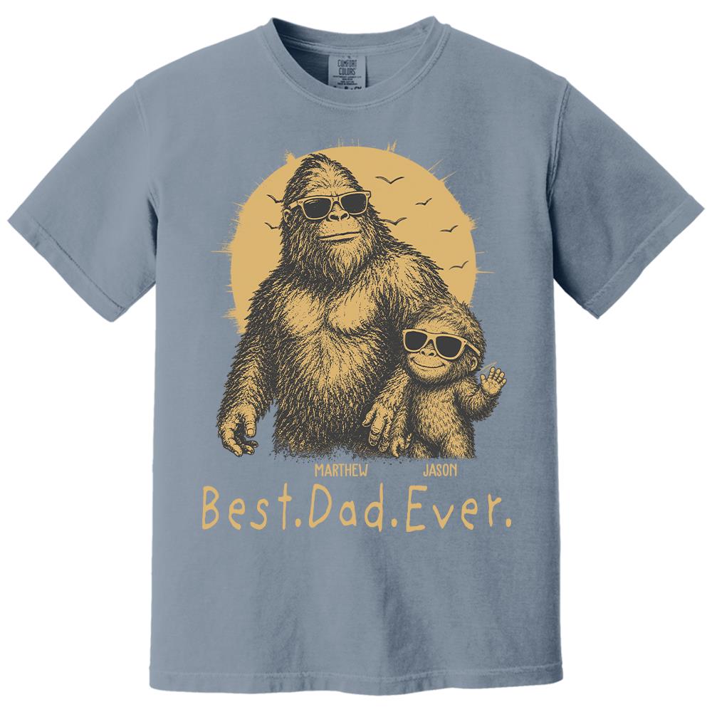 Personalized Dadsquatch T-Shirt Father Day Gifts for Dad Funny Papa Tshirt Cool Daddy Bigfoot Tee