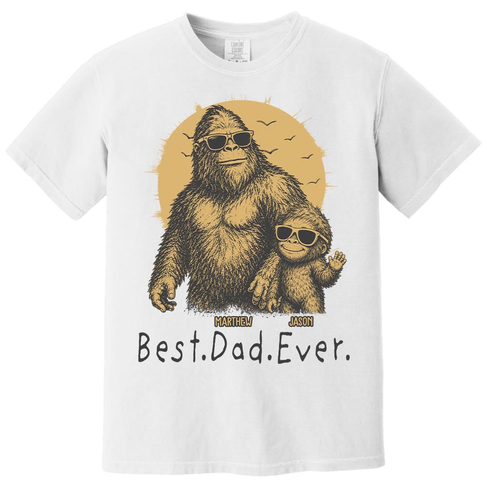 Personalized Dadsquatch T-Shirt Father Day Gifts for Dad Funny Papa Tshirt Cool Daddy Bigfoot Tee