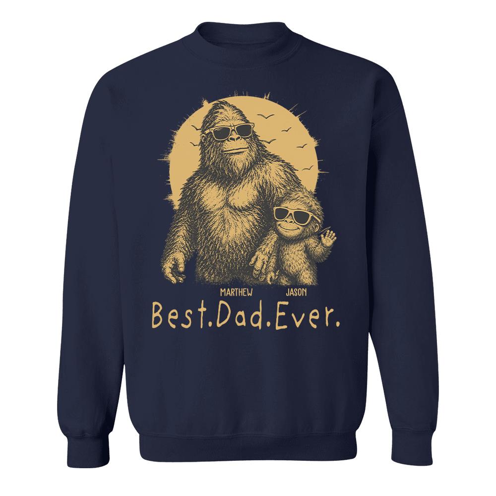 Personalized Dadsquatch T-Shirt Father Day Gifts for Dad Funny Papa Tshirt Cool Daddy Bigfoot Tee