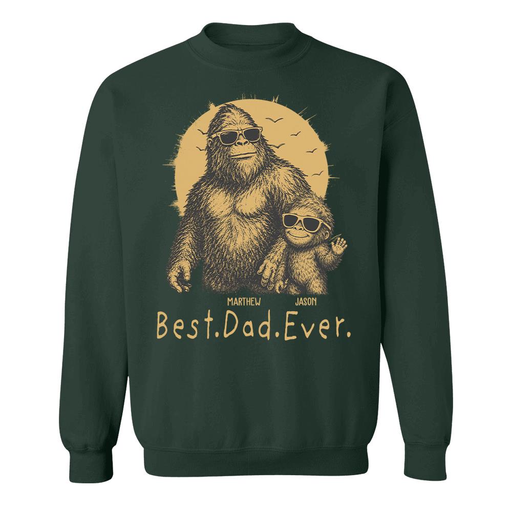 Personalized Dadsquatch T-Shirt Father Day Gifts for Dad Funny Papa Tshirt Cool Daddy Bigfoot Tee