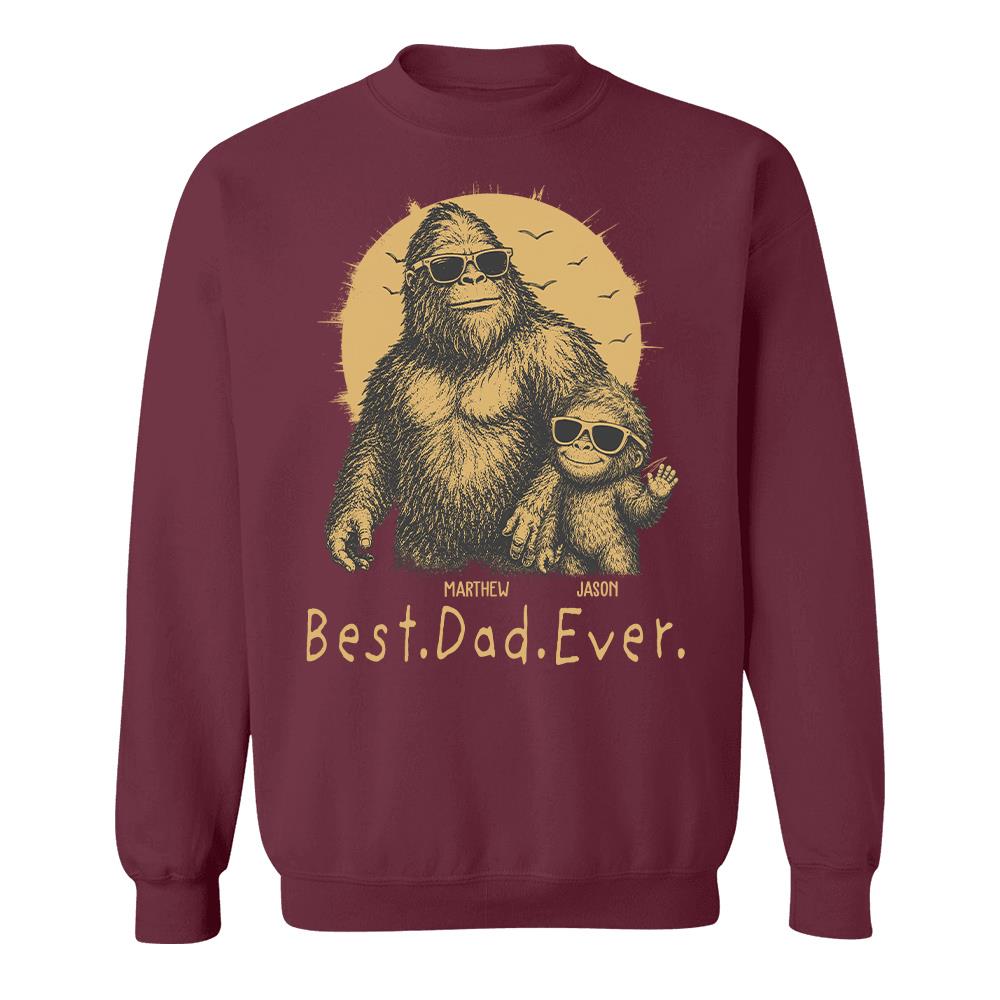 Personalized Dadsquatch T-Shirt Father Day Gifts for Dad Funny Papa Tshirt Cool Daddy Bigfoot Tee