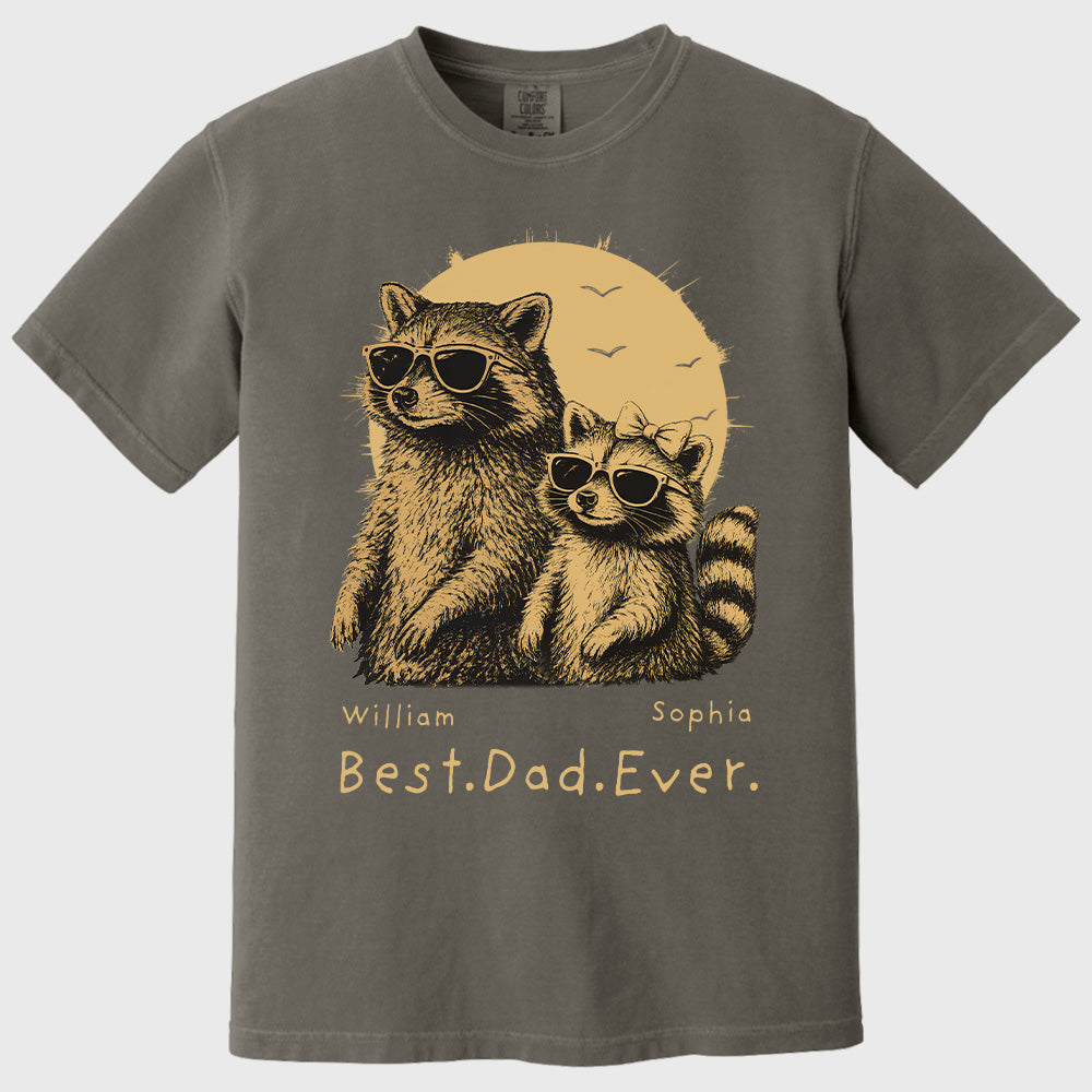 Raccoon Dad Personalized T-Shirt – Best Dad Ever Funny Papa Tee, Cool Daddy Raccoon Shirt, Father’s Day Gift for Dad Na02 Pt99