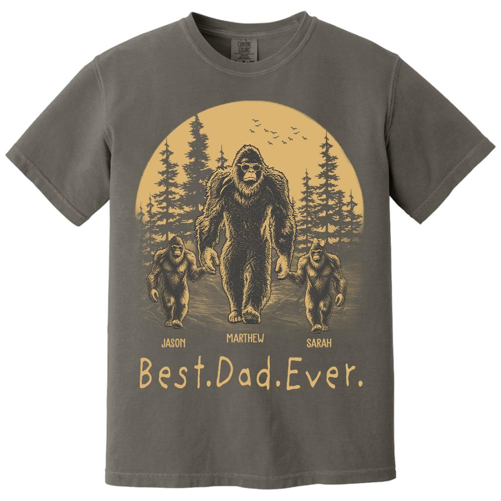 Personalized Dadsquatch T-Shirt Father Day Gifts for Dad Funny Papa Tshirt Cool Daddy Bigfoot Tee