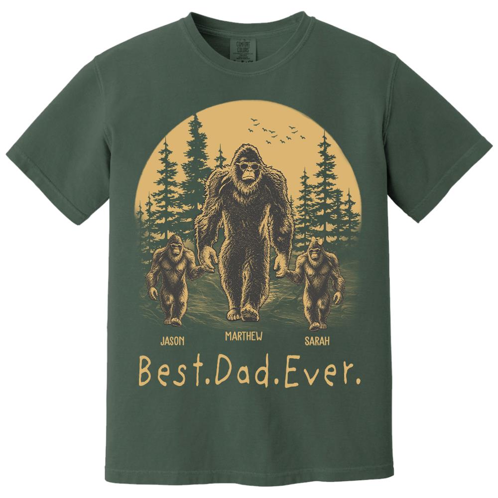 Personalized Dadsquatch T-Shirt Father Day Gifts for Dad Funny Papa Tshirt Cool Daddy Bigfoot Tee