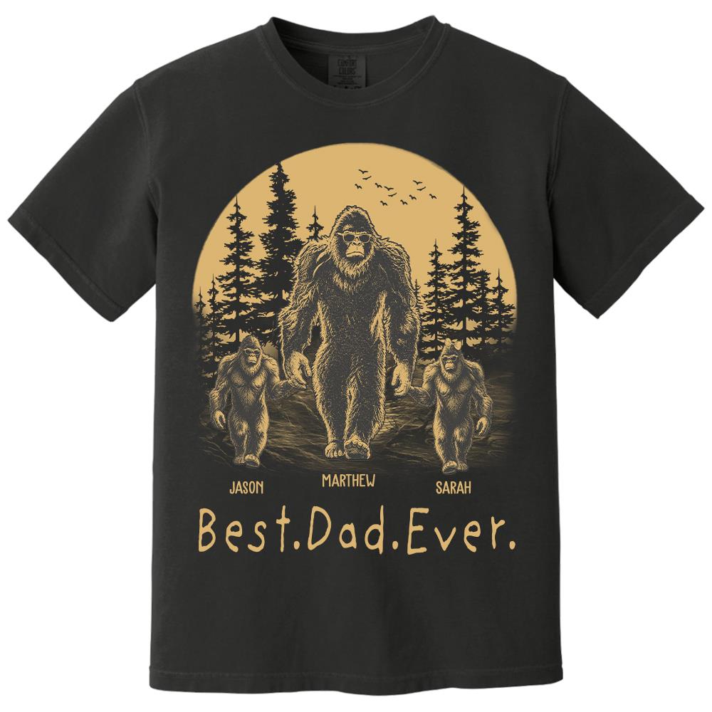 Personalized Dadsquatch T-Shirt Father Day Gifts for Dad Funny Papa Tshirt Cool Daddy Bigfoot Tee