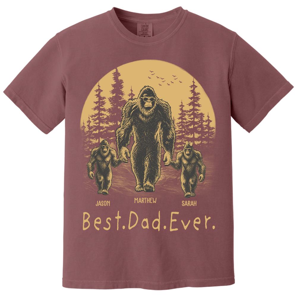Personalized Dadsquatch T-Shirt Father Day Gifts for Dad Funny Papa Tshirt Cool Daddy Bigfoot Tee